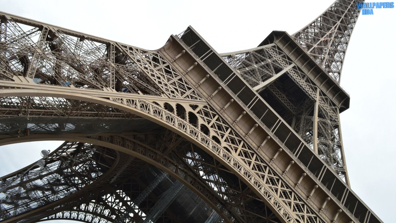 Eiffel tower 9 wallpaper 1600x900